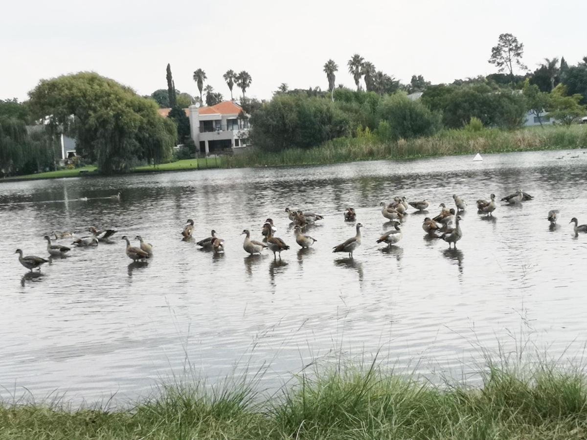 Southy Inn By The Lake Benoni Exterior foto